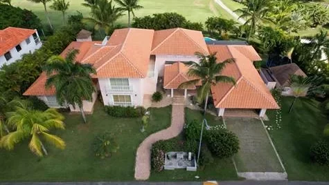 GOLF COURSE luxury villa with 7 bedrooms and stunning golf course views